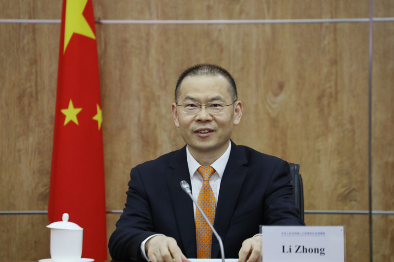 人社部副部长李忠与英国工作和养老金部副部长奥佩曼视频交流